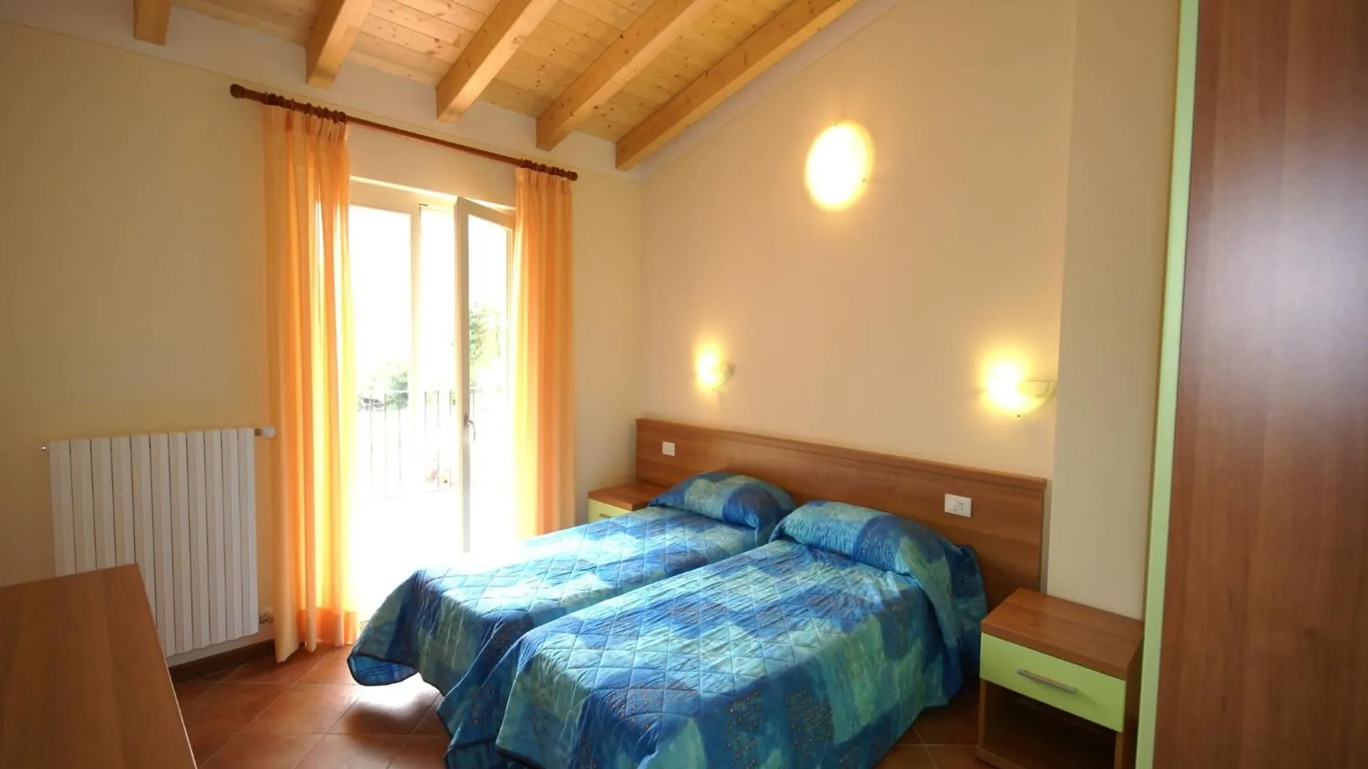 Spacious Apartment In Idro With Shared Pool Crone